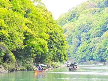 嵐山の屋形船