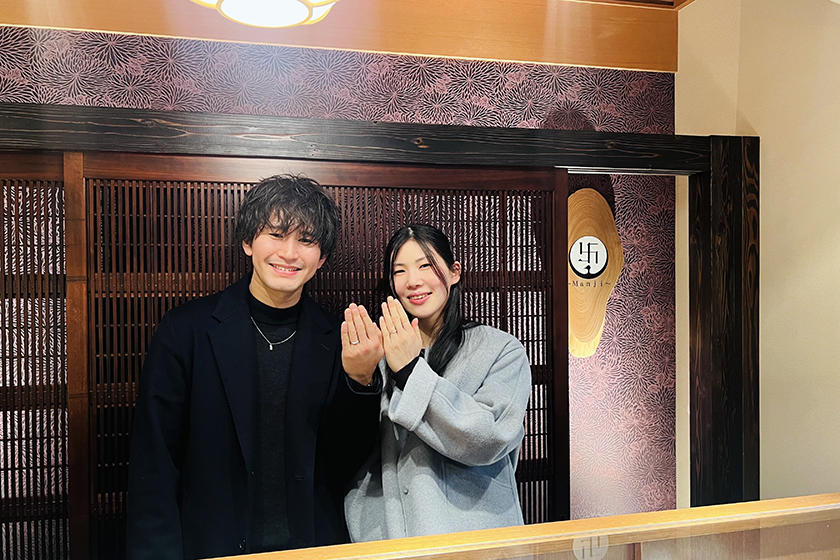 滋賀県蒲生郡のお二人┃婚約ペンダント・結婚指輪