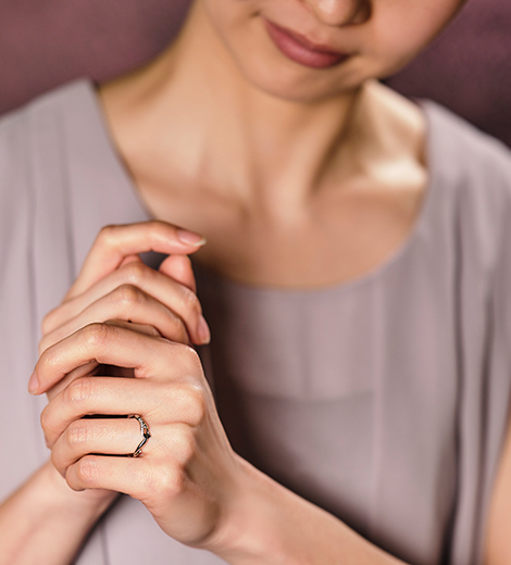 結婚指輪作品:二鷹の試着イメージ 二鷹