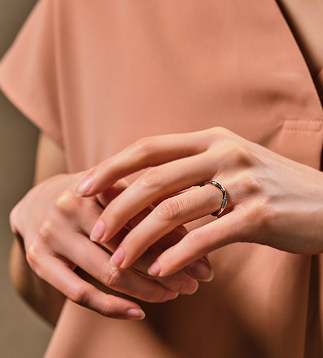 結婚指輪作品:集いの試着イメージ 集い