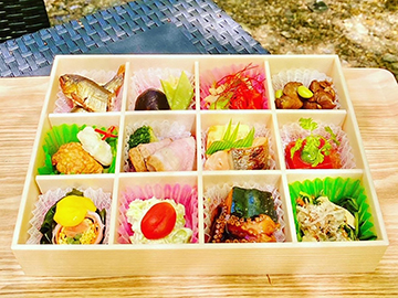 左源太　川床料理